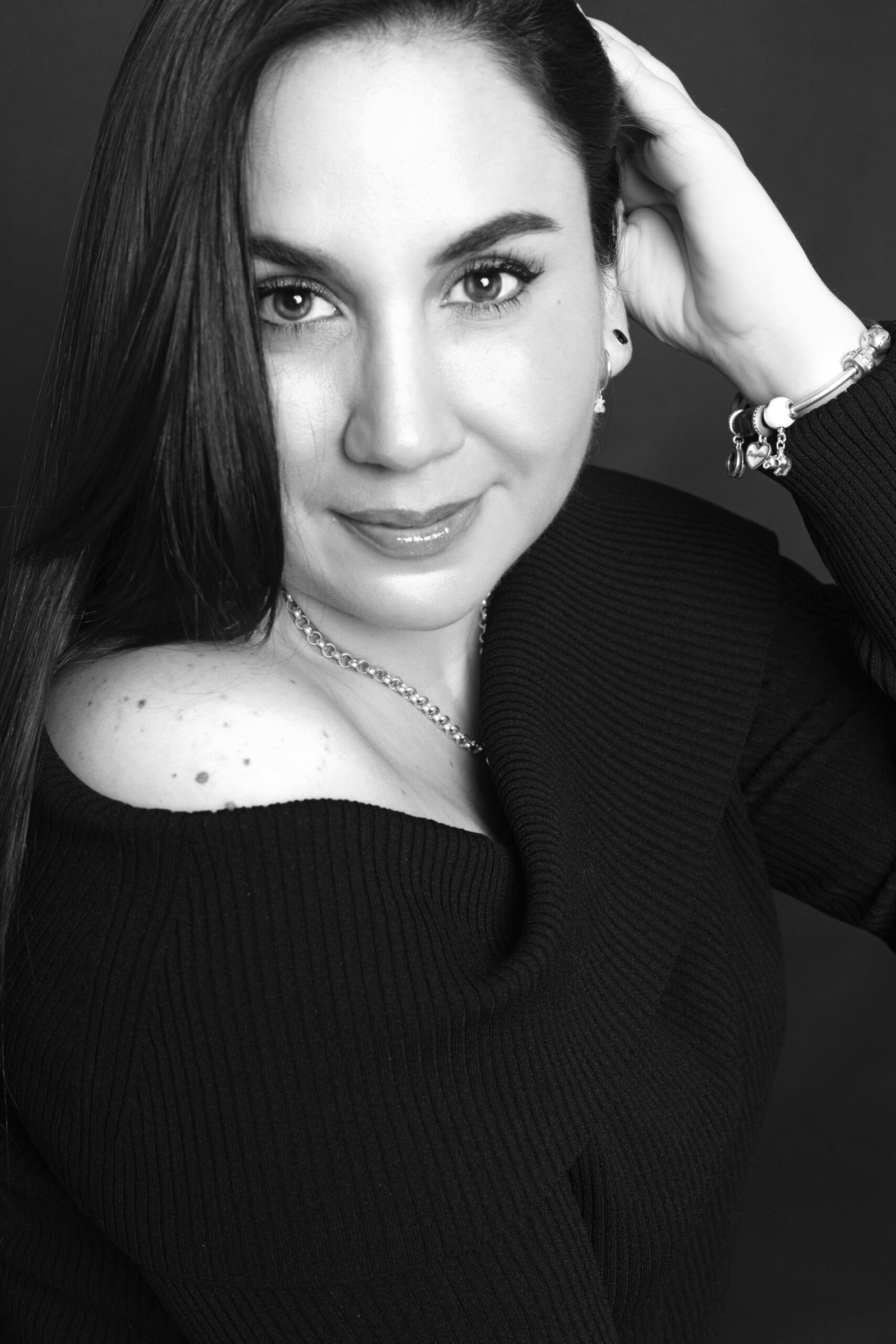 Fotografía de retrato profesional en blanco y negro